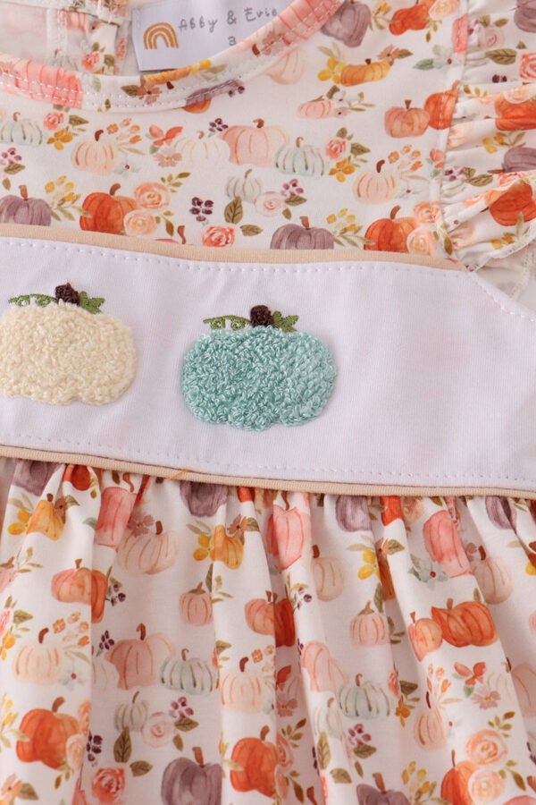 Beige french knot ruffle shorts set - Image 2