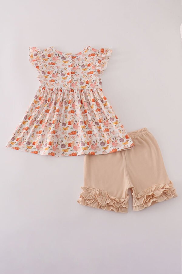 Beige french knot ruffle shorts set - Image 4